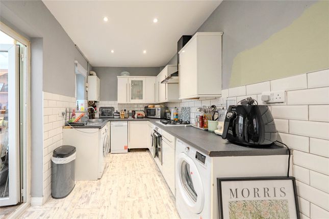 78, Scott Hall Grove, Leeds photo 4