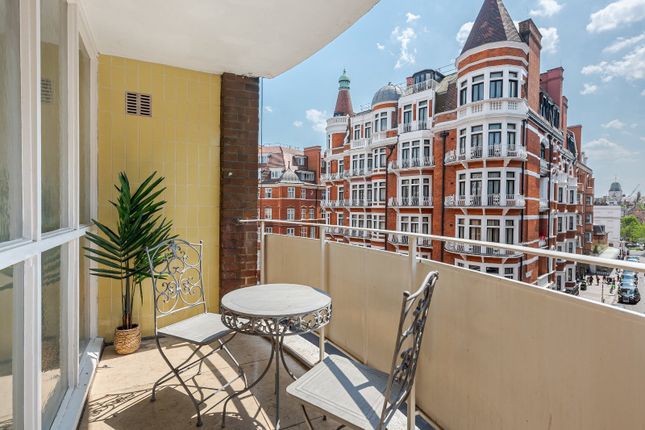 9, 24-26, Hans Crescent, London photo 3