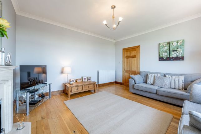 37 Merrylee Park Avenue, Glasgow photo 3