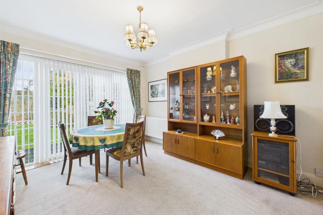 9, Warrender Way, Ruislip photo 2