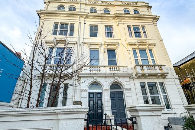 Thumbnail Flat for sale in Montpelier Place, Brighton