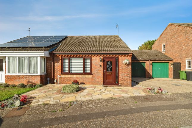 2-bed bungalow on Foxglove Drive, Great Yarmouth, £220,000