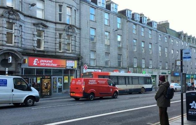 Retail premises to let in Union Street, Aberdeen