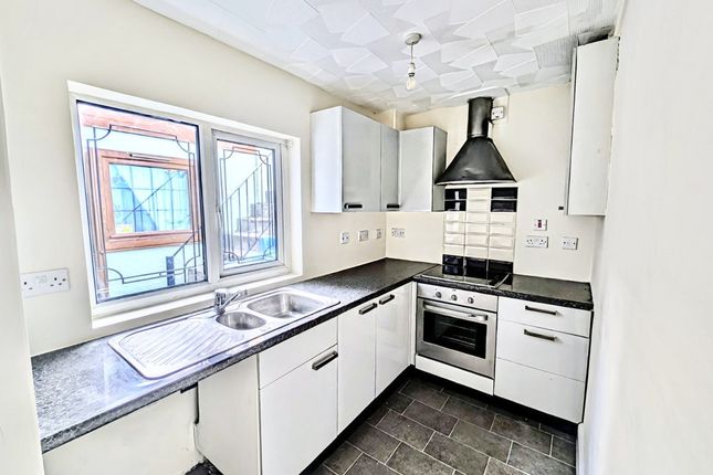 46, Leeson Road, Ventnor photo 3