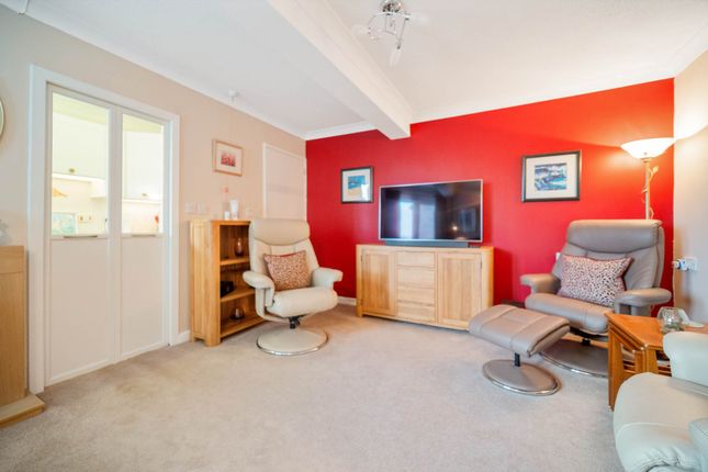 41, Elphinstone Court, Kilmacolm photo 2