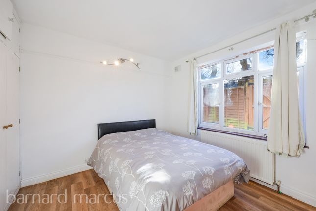 Flat for sale in Martin Way, Morden