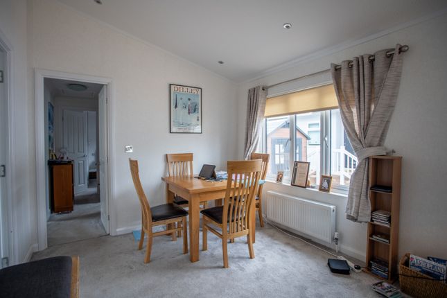 8, The Grange Moorbarns Lane, Lutterworth photo 3
