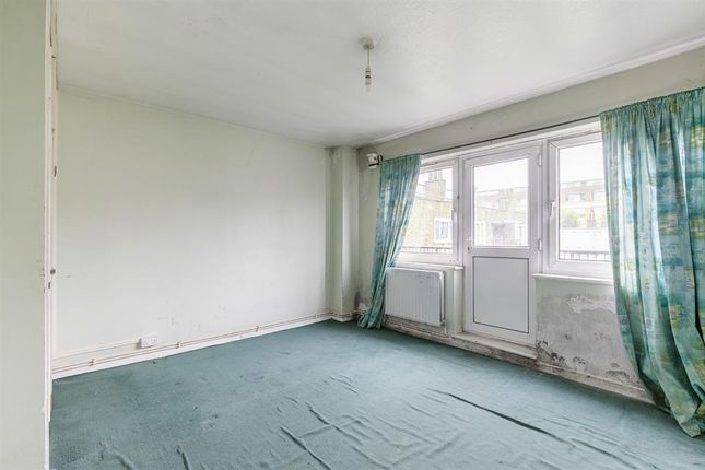 110, Somerford Grove Estate, London photo 3