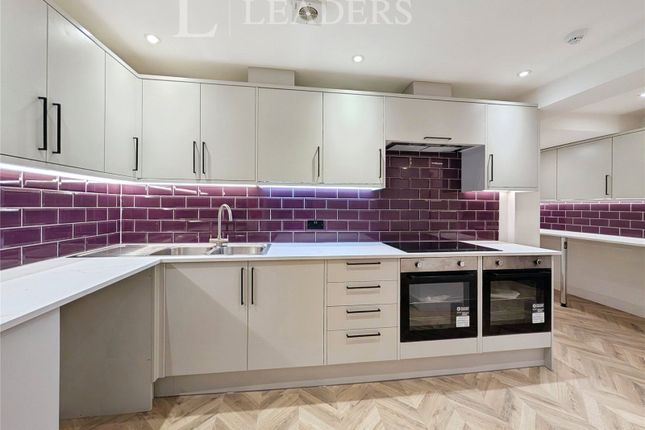 Room 2, 6, Shinwell Walk, Crawley photo 4