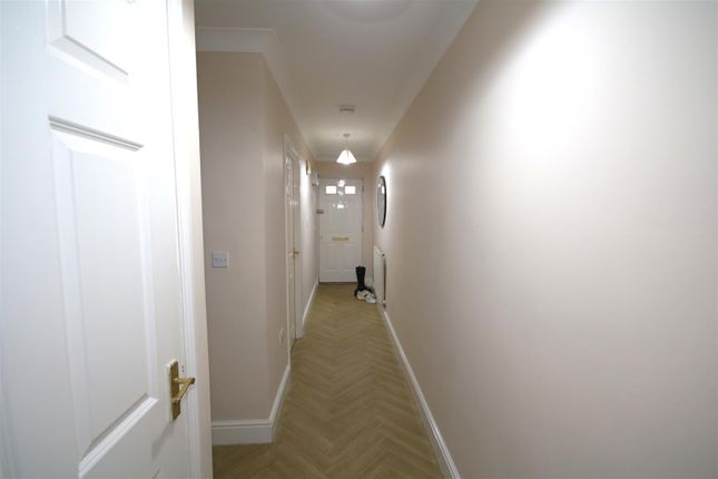 18, Godfrey Gardens, Canterbury photo 3