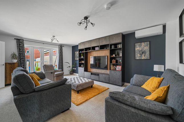 28, Storeys Road, Brantham photo 4