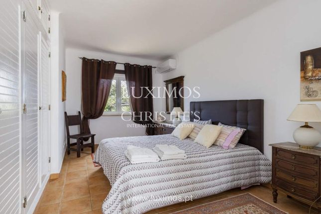 Villa for sale in 8365 Pêra, Portugal