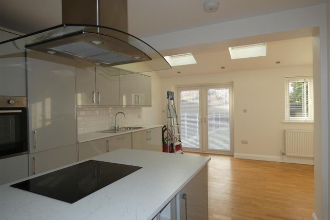 33, Lingfield Road, Burton-On-Trent photo 5
