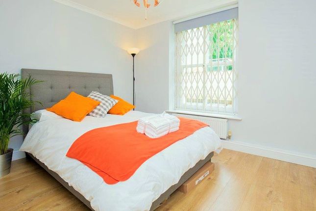 Flat 1, 237 Camden Road, London photo 3