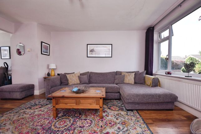 27, Cedar Drive, Hockley photo 3