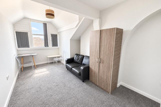 Flat 4 6, Westbourne Grove, Redcar photo 2