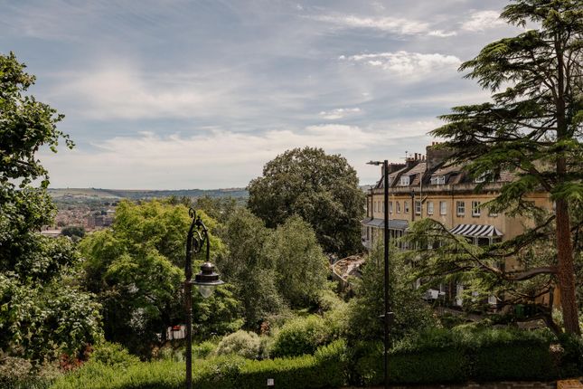 The Courtyard, 5, Royal York Crescent, Bristol photo 4