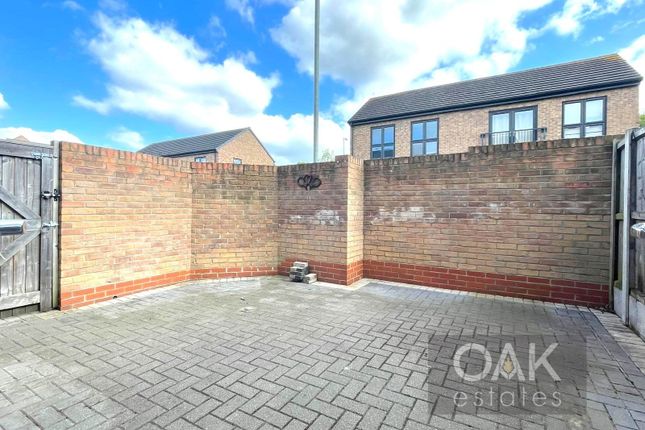 6 Mosaic Lane, Harlow photo 5