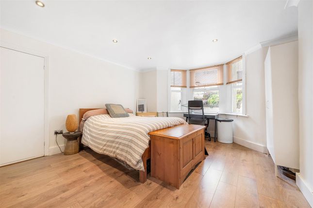 Basement Flat, 27, Camden Hill Road, London photo 4