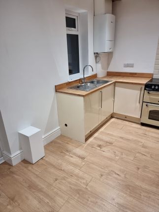 Terraced house to rent in Tempest Road, Bolton