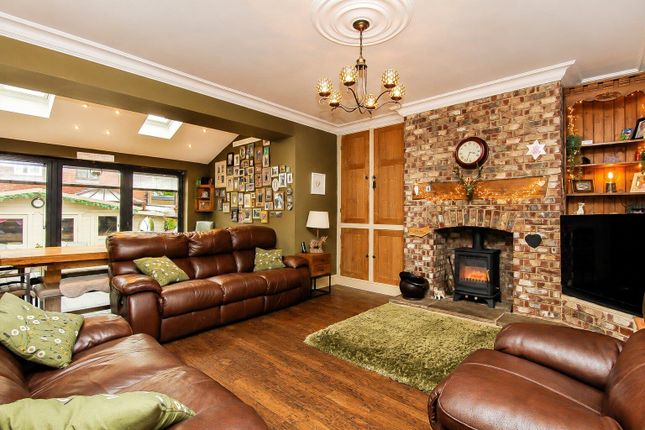 14, Cross Ryecroft Street, Ossett photo 4