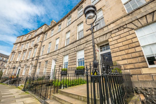 Town house to rent in Drummond Place, Edinburgh, Midlothian