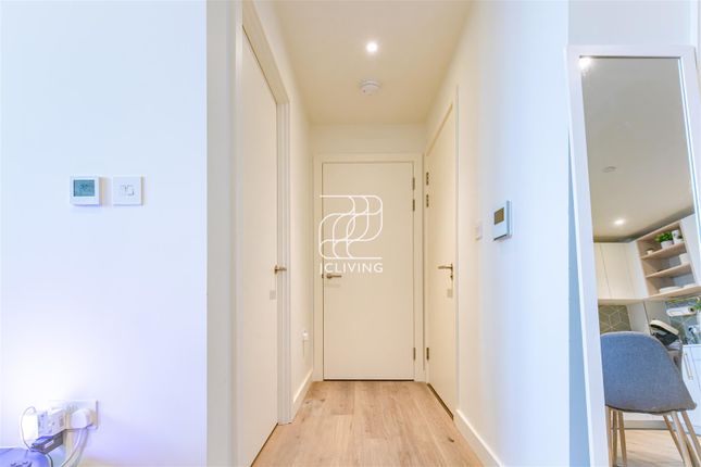 CN907, Flat 157, Alington House, 1 Mary Neuner Road, London photo 5