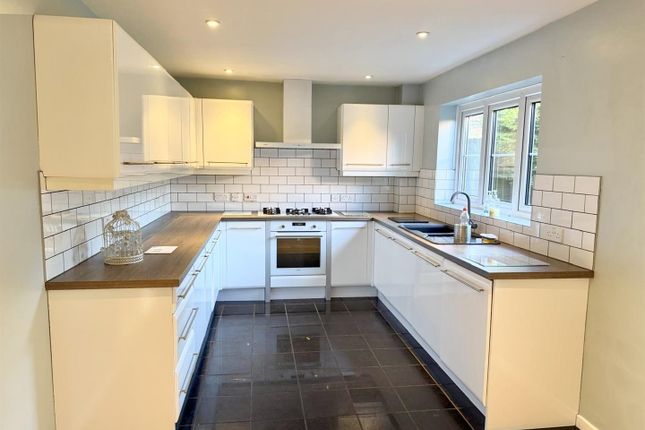 12, Studland Close, Mansfield photo 3