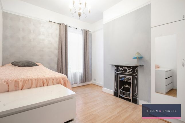 Terraced house for sale in The Avenue, London
