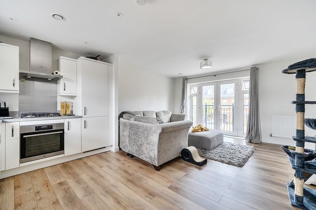 131, Oak Avenue, Wokingham photo 4