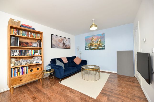 9 Elgar Place, Biggleswade photo 3