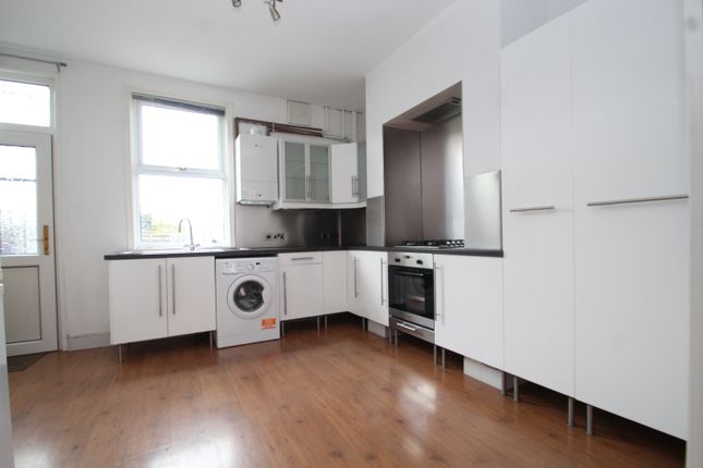 29, Northbrook Street, West Yorkshire photo 3