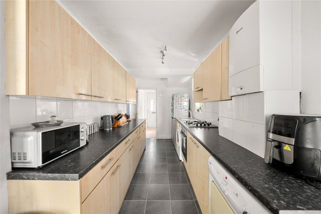 23, New Peachey Lane, Uxbridge photo 2