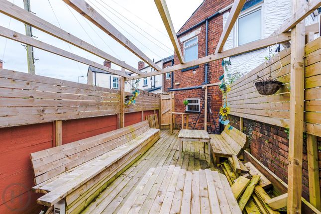 Terraced house for sale in The Avenue, Leigh