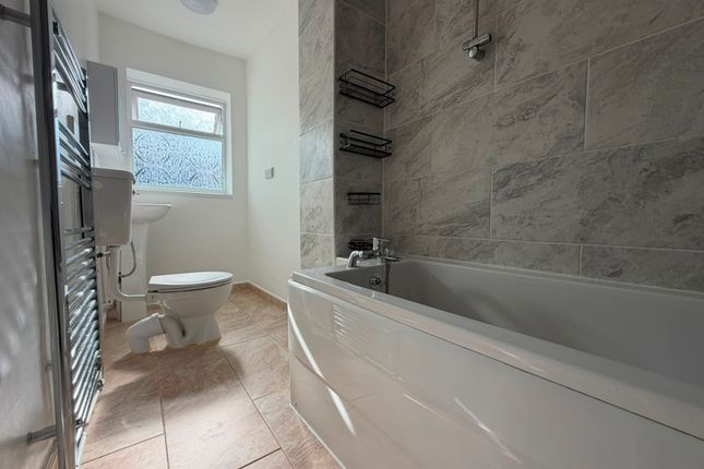 75, Wychbold Crescent, BIRMINGHAM photo 4