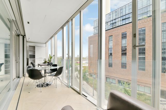 Flat for sale in Circus West, 188 Kirtling Street, London