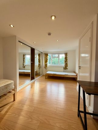 1, Holders Hill Avenue, London photo 2