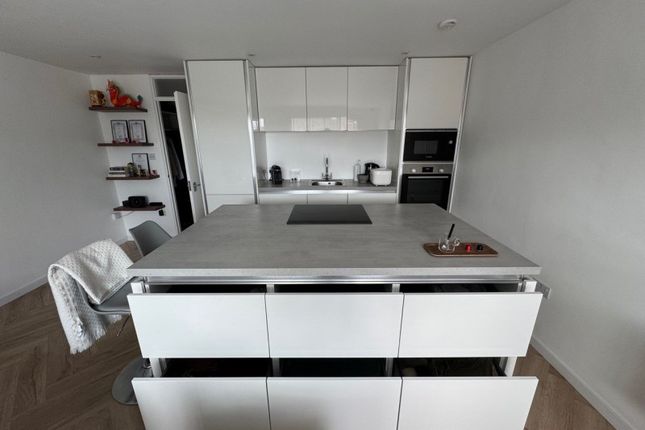 214, Wessex Court, Stanwell photo 4
