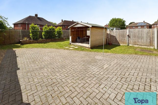 14, Ladybank Grove, Blurton, Stoke-on-trent photo 4