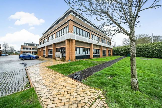 Thumbnail Flat for sale in Overbridge Square, Newbury