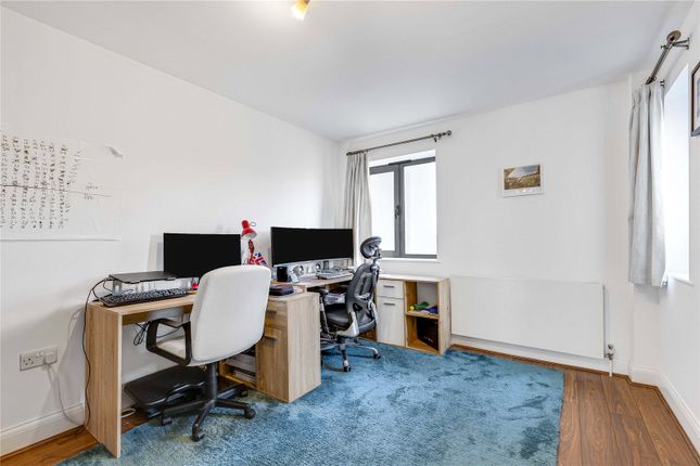 Flat for sale in Clapham Park Road, London