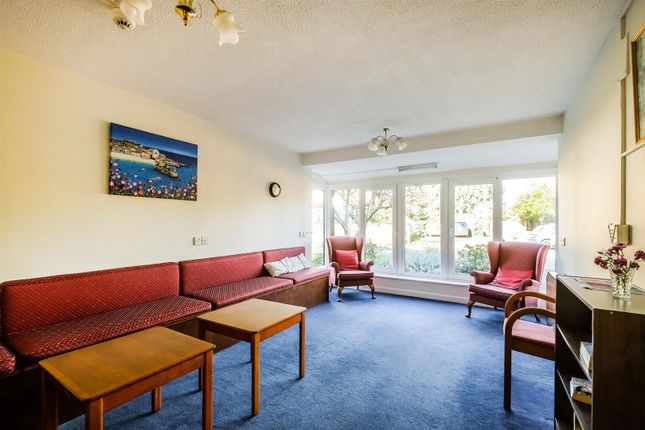 22 Oak Lodge-22_Web.Jpg