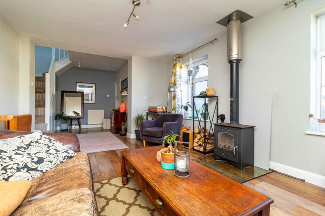 121, Howard Road, Lancing photo 4