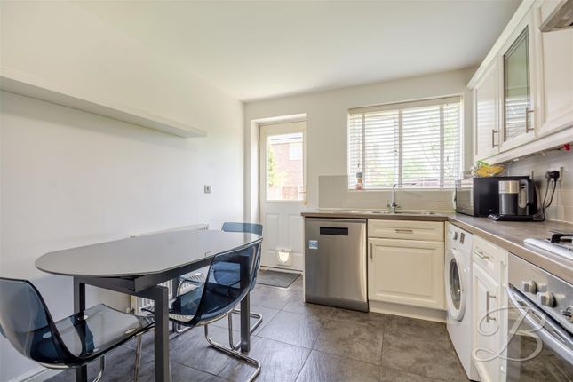 28, King George V Avenue, Mansfield photo 3