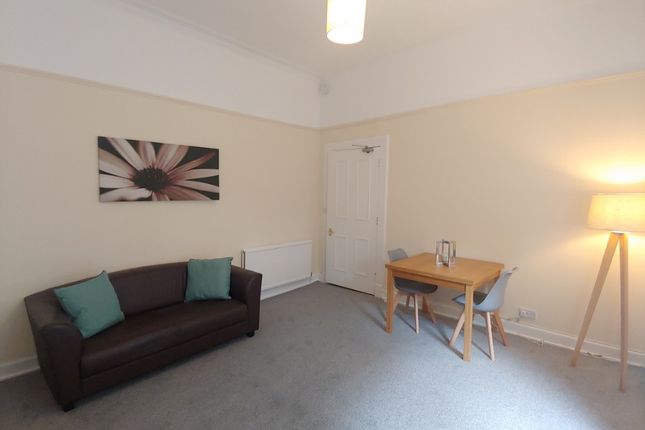 Thumbnail Flat to rent in Royal Crescent, New Town, Edinburgh