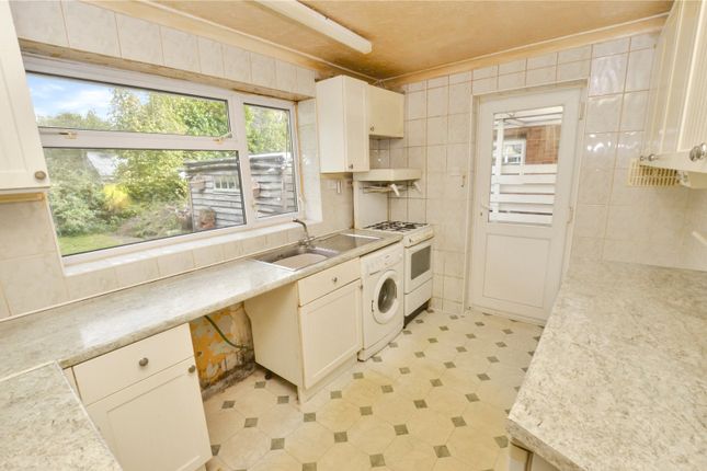 27, Heathfield Way, Ferndown photo 4