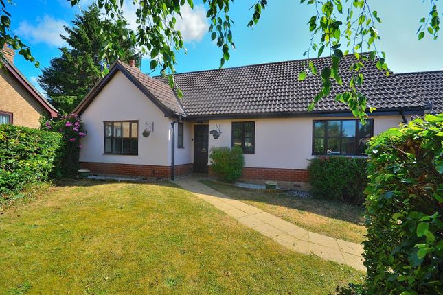 Thumbnail Detached bungalow to rent in Crescent Close, Dunmow