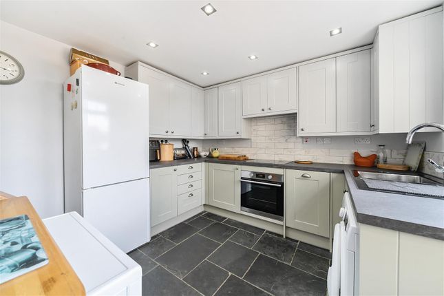 2 Bennacott Cottages, Launceston photo 3