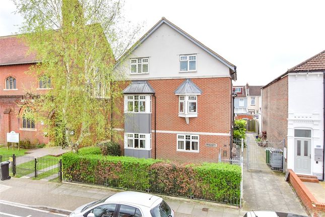 1-bed flat on Stubbington Avenue, Portsmouth, £99,500