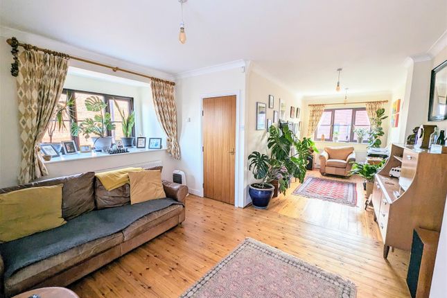 End terrace house for sale in Tannery Wharf, Newark